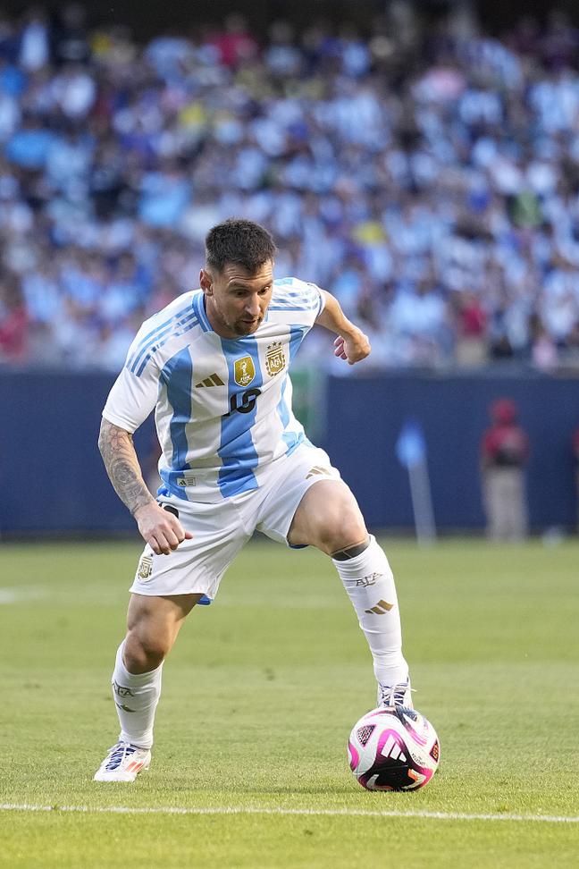 记者：米兰想租借+可选买断引入加蒂，但遭到尤文拒绝（记者：米兰拟以租借附带买断条款引进加蒂，遭尤文回绝）