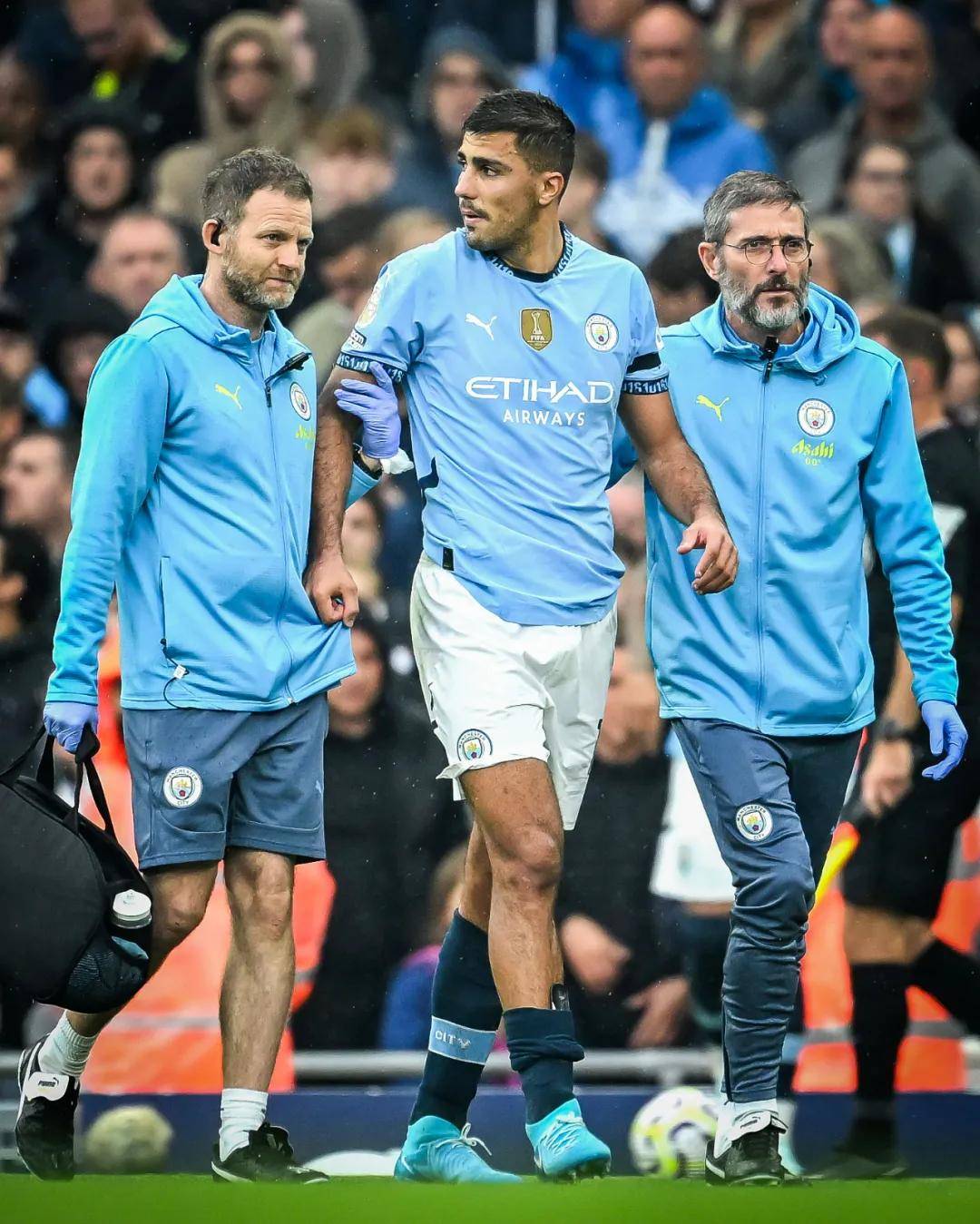 萨利巴：皇马的邀请总是令人心动，但我渴望先在枪手赢得冠军（萨利巴：皇马邀约诱人，但我更想先随阿森纳夺冠）