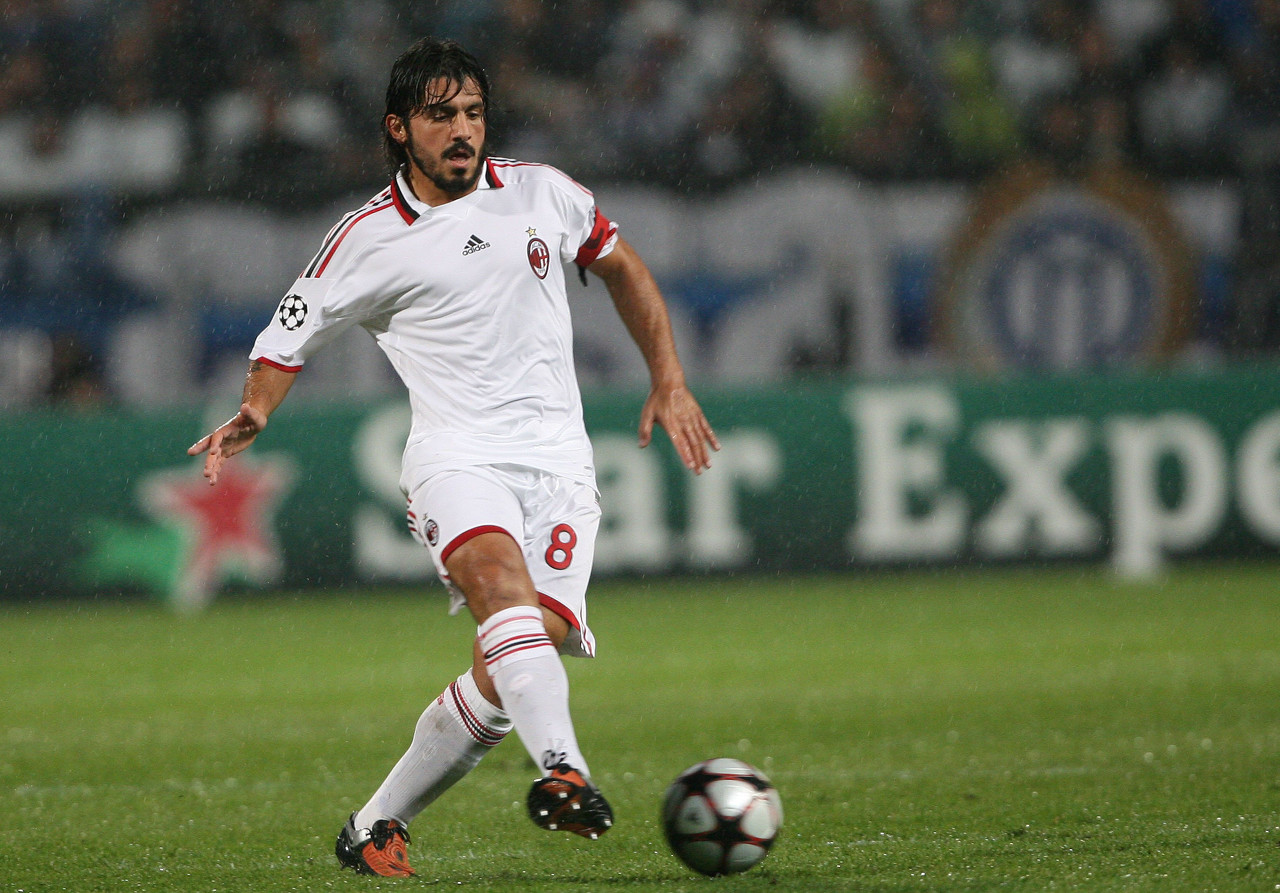 半场战报：勒沃库森0-1多特，安塞尔米诺头槌破门（半场战况：勒沃库森0-1落后多特，安塞尔米诺头球建功）