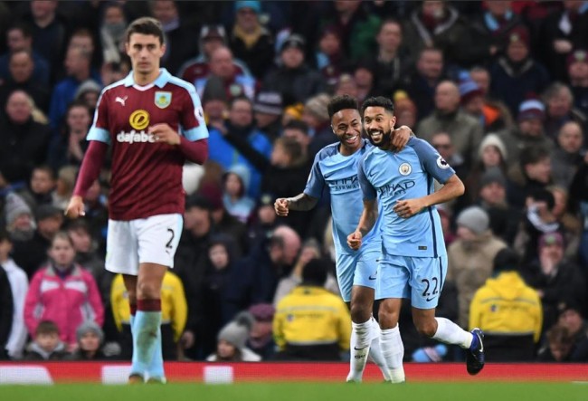 篮球湖人核心球员连续四场得分上双（湖人核心已连续四战得分上双）