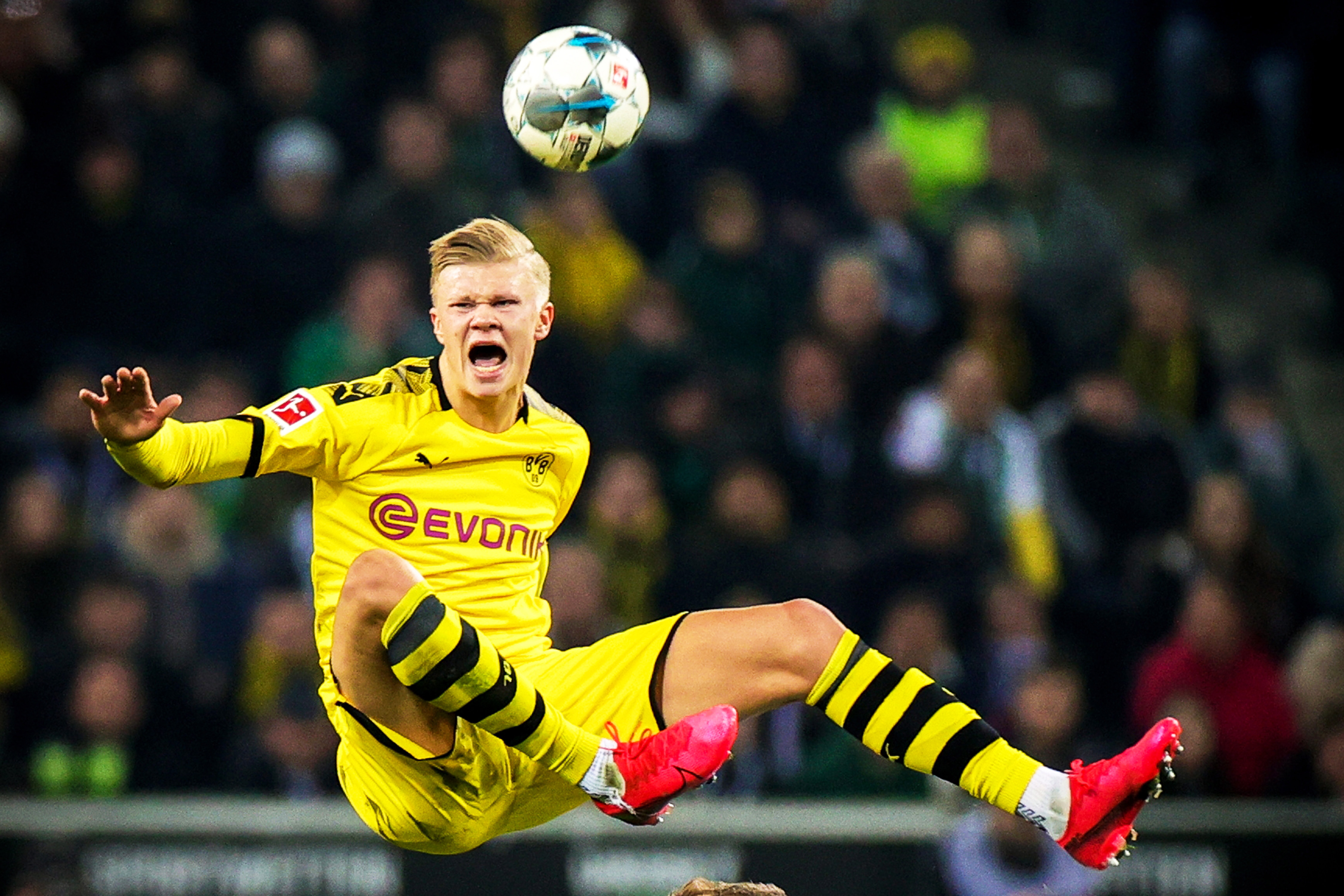 击败曼联利物浦切尔西！罗马诺：曼城即将签约塞梅尼奥，预计未来几日完成（罗马诺：曼城力压曼联、利物浦与切尔西，接近签下塞梅尼奥，预计数日内完成）