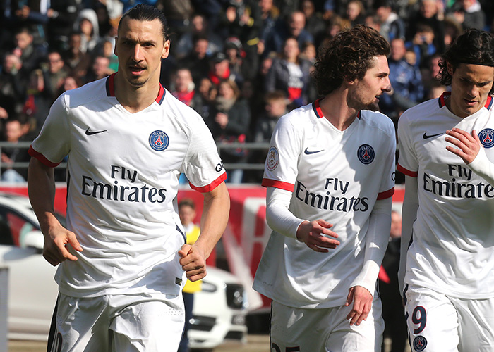 王钰栋：希望带领中国队进入世界杯，关于留洋情况一切保密（王钰栋：力争率国足闯入世界杯，留洋动态暂不公开）