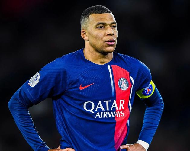 官方：齐达内之子卢卡内收肌受伤，已离开阿尔及利亚队训练营（阿尔及利亚队官宣：卢卡·齐达内内收肌受伤，已退出本期训练营）