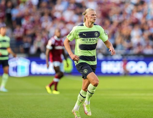 门将倒地的瞬间，一切都晚了（门将倒下的一刻，一切为时已晚）