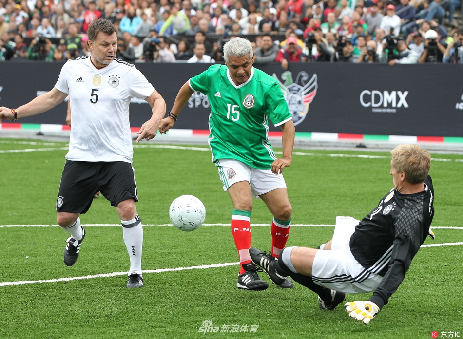 卡尔：如果我继续这样踢下去，当然是可以达到梅西那个水平的（卡尔自信：若保持当前状态，终可达到梅西水准）