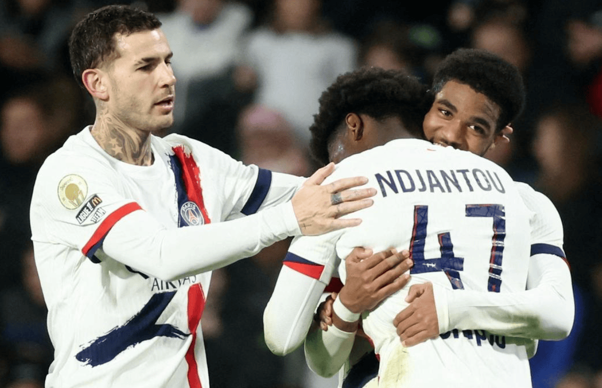 卡洛斯-奥古斯托：踢右路我也感觉良好，球队始终是第一位的（卡洛斯-奥古斯托：我踢右路也很舒服，球队利益至上）